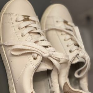 Coach Sneakers size 5.5 Beige and Brown color